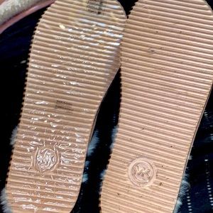 Micheal kors fuzzy brand new shoes size 8 tags missing